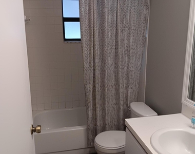 1507 Hawthorne Place - Photo Thumbnail 7