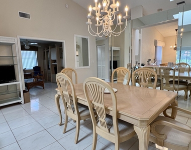 7702 Majestic Palm Drive - Photo Thumbnail 8