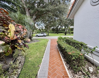 7702 Majestic Palm Drive - Photo Thumbnail 35