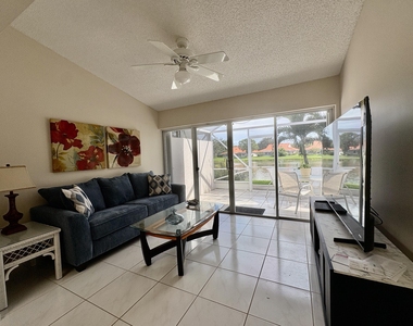 7702 Majestic Palm Drive - Photo Thumbnail 16