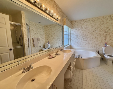 7702 Majestic Palm Drive - Photo Thumbnail 29