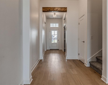 16266 S 89 Avenue - Photo Thumbnail 7