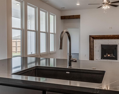 16266 S 89 Avenue - Photo Thumbnail 22