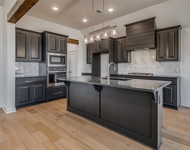 16266 S 89 Avenue - Photo Thumbnail 18