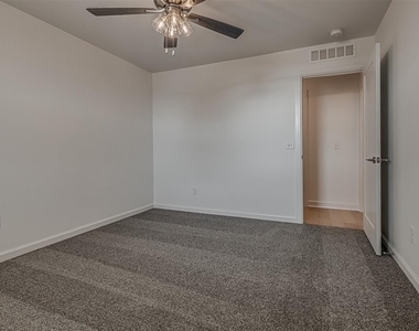 16266 S 89 Avenue - Photo Thumbnail 14