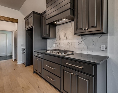 16266 S 89 Avenue - Photo Thumbnail 23