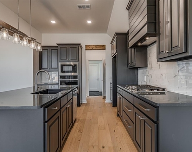 16266 S 89 Avenue - Photo Thumbnail 19