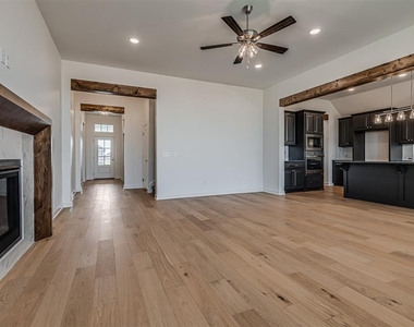 16266 S 89 Avenue - Photo Thumbnail 15