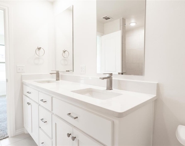 9204 Nw 119th Street - Photo Thumbnail 7