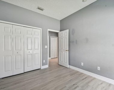 17831 Golden Leaf Lane - Photo Thumbnail 10