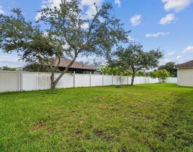 17831 Golden Leaf Lane - Photo Thumbnail 20