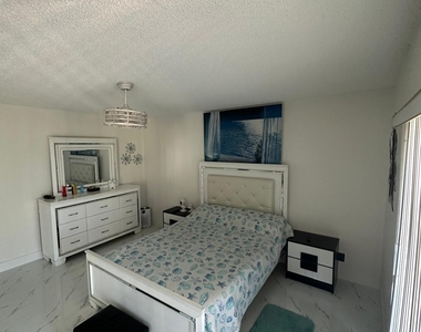 4557 Luxemburg Court - Photo Thumbnail 5