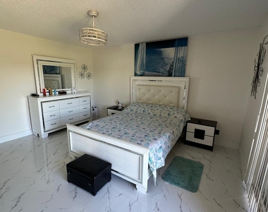 4557 Luxemburg Court - Photo Thumbnail 7