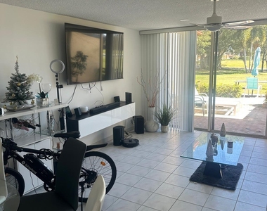 4557 Luxemburg Court - Photo Thumbnail 20