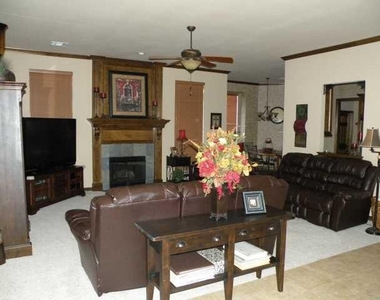8709 Nw 105th Street - Photo Thumbnail 1