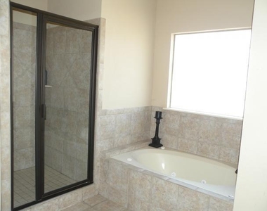 8709 Nw 105th Street - Photo Thumbnail 9