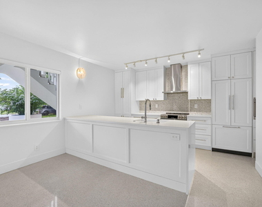 3216 Colony Club Road - Photo Thumbnail 5
