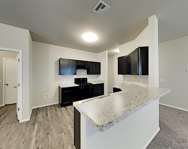 1840 Jack Rabbit Lane - Photo Thumbnail 4