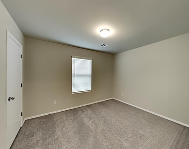 1840 Jack Rabbit Lane - Photo Thumbnail 11