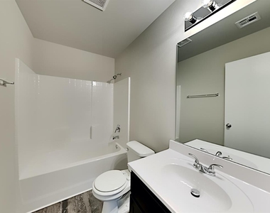 1840 Jack Rabbit Lane - Photo Thumbnail 10