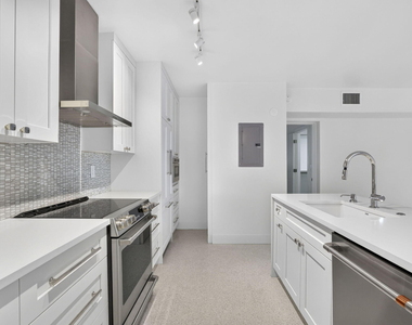 3216 Colony Club Road - Photo Thumbnail 9