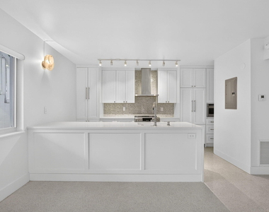 3216 Colony Club Road - Photo Thumbnail 6