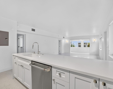 3216 Colony Club Road - Photo Thumbnail 10
