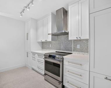 3216 Colony Club Road - Photo Thumbnail 7