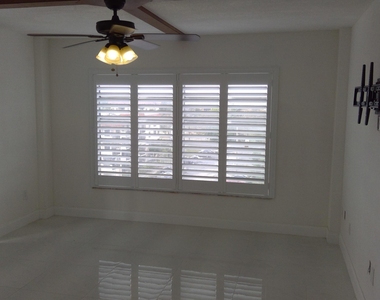4164 Inverrary Boulevard - Photo Thumbnail 10
