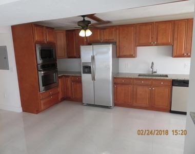 4164 Inverrary Boulevard - Photo Thumbnail 3