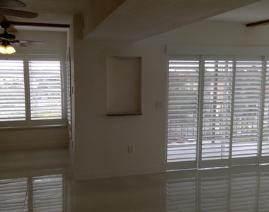 4164 Inverrary Boulevard - Photo Thumbnail 9