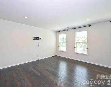 3612 Speer Boulevard - Photo Thumbnail 4