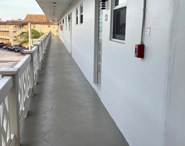 5171 W Oakland Park Boulevard - Photo Thumbnail 21