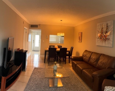 5171 W Oakland Park Boulevard - Photo Thumbnail 5