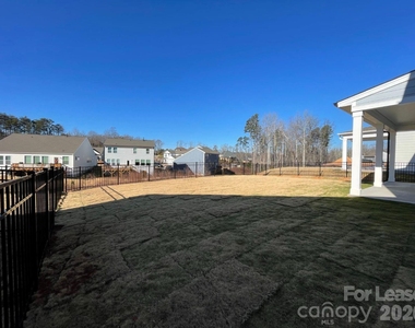 2859 Westshore Place - Photo Thumbnail 23