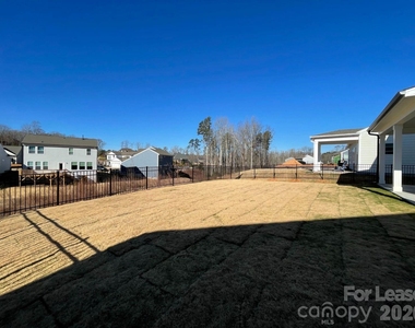 2859 Westshore Place - Photo Thumbnail 24