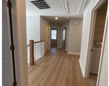 2859 Westshore Place - Photo Thumbnail 12