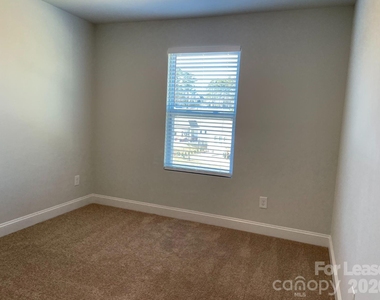 2859 Westshore Place - Photo Thumbnail 20