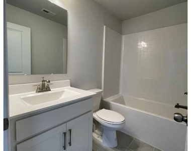 2859 Westshore Place - Photo Thumbnail 14
