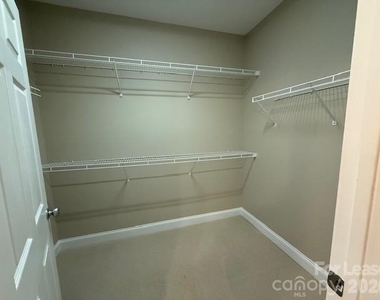 1000 E Woodlawn Road E - Photo Thumbnail 14