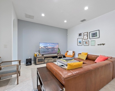 119 Whale Cay Way - Photo Thumbnail 8