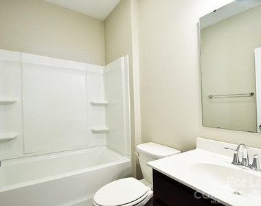 104 Trissy Court - Photo Thumbnail 7