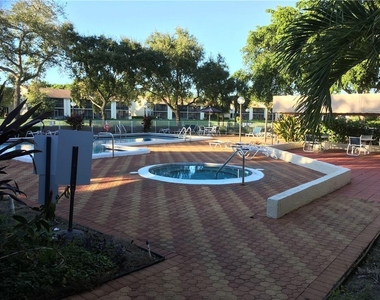 2067 Sw 15th Street - Photo Thumbnail 7