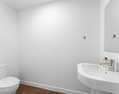 1040 Biscayne Boulevard - Photo Thumbnail 12