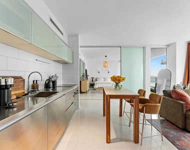 1040 Biscayne Boulevard - Photo Thumbnail 5