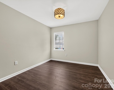 1521 Sumter Avenue - Photo Thumbnail 16