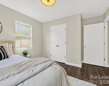 1521 Sumter Avenue - Photo Thumbnail 13
