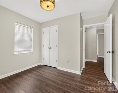 1521 Sumter Avenue - Photo Thumbnail 20