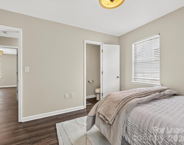 1521 Sumter Avenue - Photo Thumbnail 14