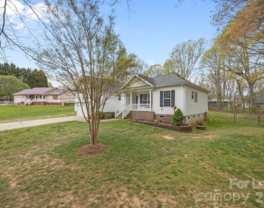 1667 Warwick Court - Photo Thumbnail 6